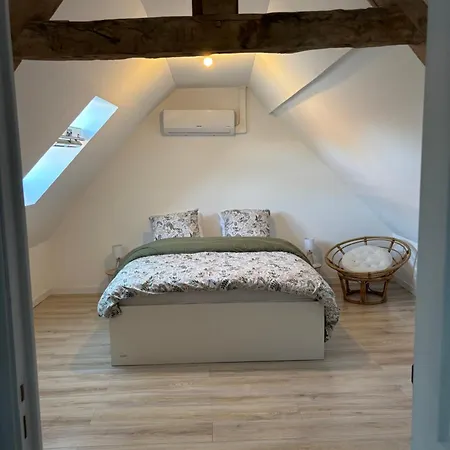 A La Ferme Eight Recourt (Pas-de-Calais)