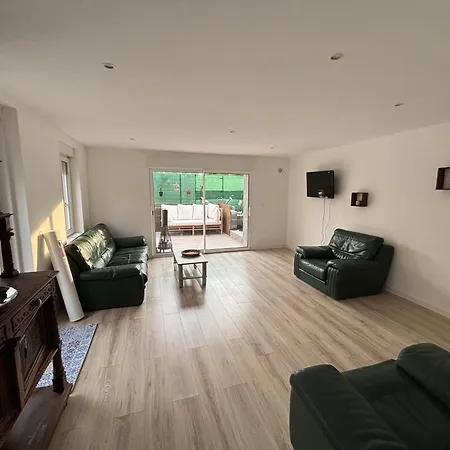 A La Ferme Eight Villa *